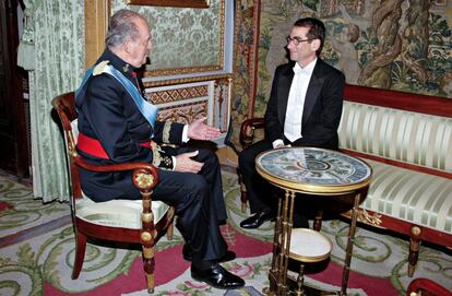 El rey Juan Carlos y Alan Solomont, en su entrega de credenciales como embajador, en enero de 2010.