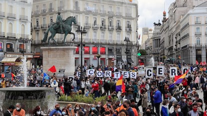 Acto final de la manifestación del Primero de Mayo en la Puerta del Sol de Madrid, este sábado.