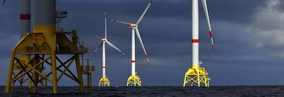 Aerogeneradores de Siemens Gamesa en el parque de eólica marina de Iberdrola en aguas de Alemania.