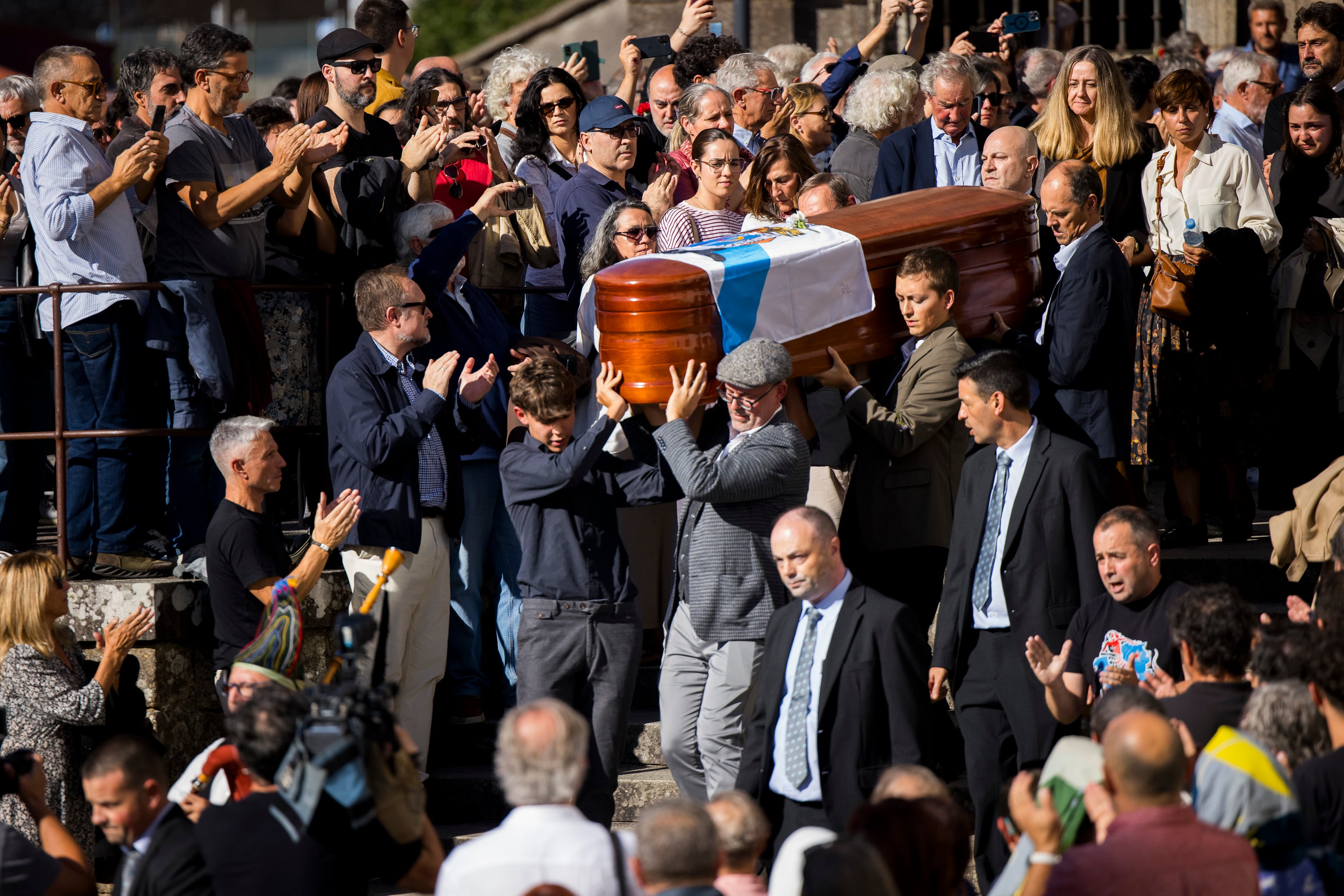 Multitudinario adiós a Xosé Manuel Beiras: “Fuiste el presidente que merecemos y nunca tuvimos”