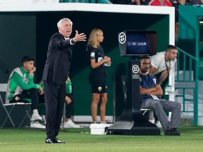 Carlo Ancelotti , el pasado miércoles contra el Elche en el Martínez Valero.