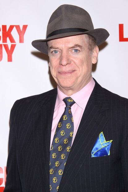 Este sería solo uno de los múltiples personajes que Christopher McDonald interpretaría a lo largo de su vida. La lista de películas en las que ha trabajado roza el centenar y es conocido por ser, casi siempre, el malo de la película. Algunos de sus papeles más reconocibles son los que interpreta en 'Requiem por un sueño', 'La tormenta perfecta' o 'El dilema'. Actualmente tiene 61 años, está casado y tiene cuatro hijos y se ha centrado, sobre todo, en las series de televisión cuyos papeles más reconocibles han sido en 'Cheers', 'Los Soprano', y 'Star Trek'.