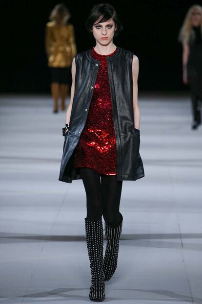 Saint Laurent resucita a Edie Sedgwick en la pasarela