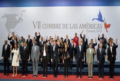 Foto de familia de todos los mandatarios que han acudido a la cumbre. 