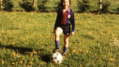 El éxito de la niña que creció rodeada de futbolistas y rompió la tradición familiar para convertirse en estrella mundial