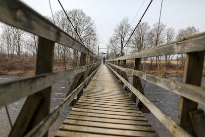 El puente colgante más largo del condado de Pärnu, el puente colgante de Jõesuu, fue construido en 1975 para cruzar el río Pärnu. El puente tiene una longitud de 67,5 metros.