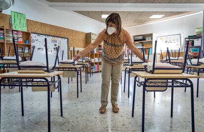 Preparativos en el CEIP Mare Nostrum de Valencia para la vuelta escolar, este miércoles.