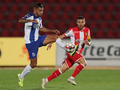 Corona, en un partido con el Oporto en la Liga de Portugal.