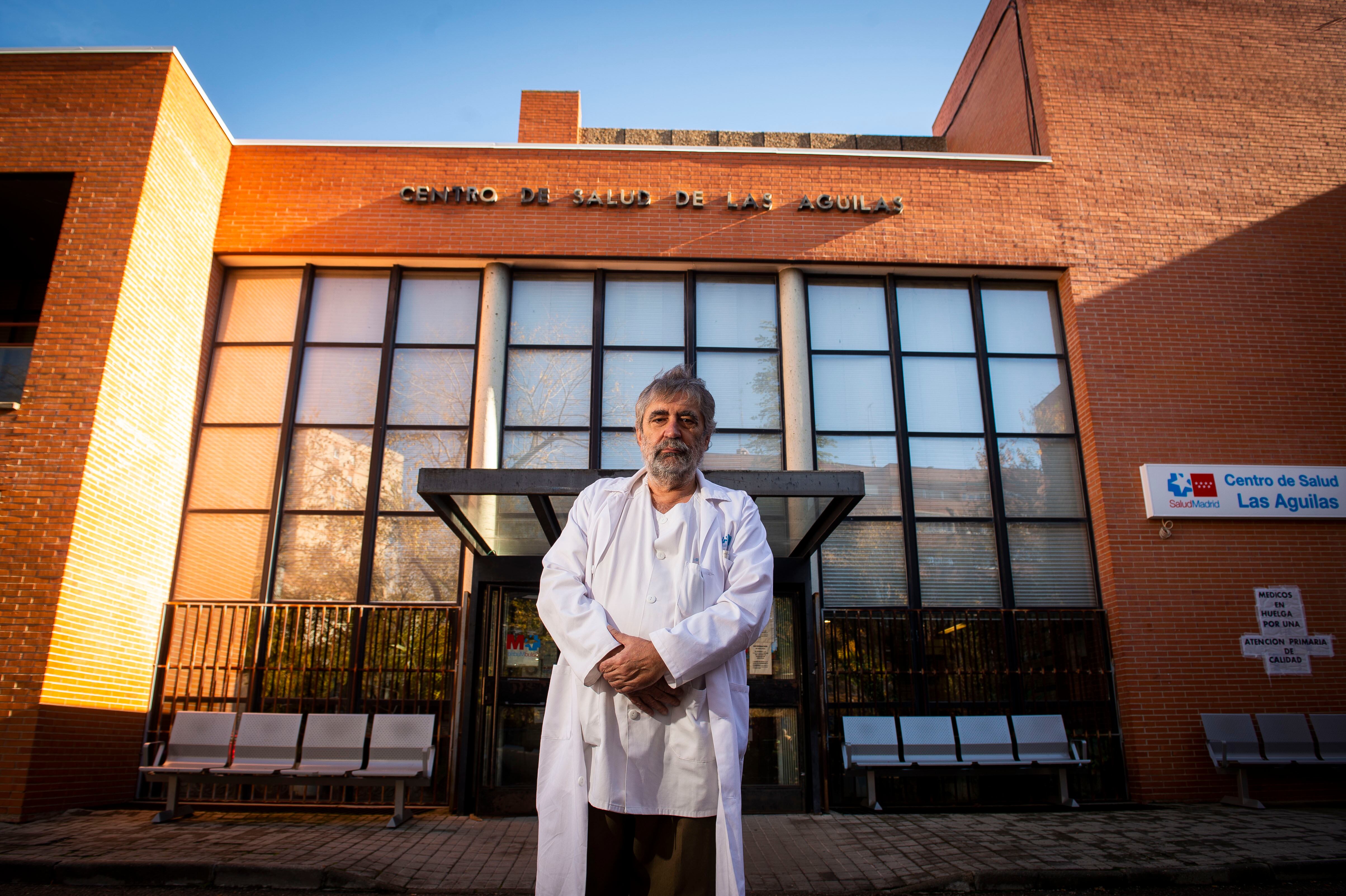 Paco García, médico del centro de salud de Las Águilas.