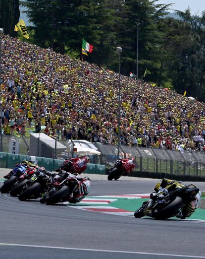 Los pilotos, en una de curvas del circuito de Mugello.