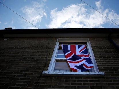 La bandera brit&aacute;nica, en una vivienda de Londres. 