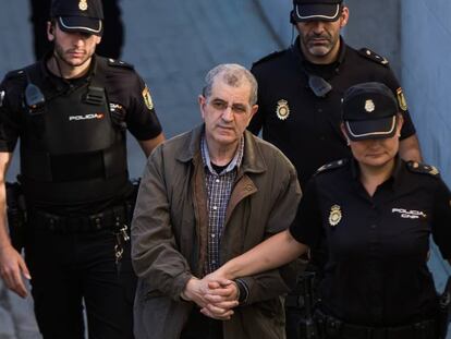 Miguel Rosendo, a su llegada a la Audiencia de Pontevedra en una de las primeras sesiones del juicio.