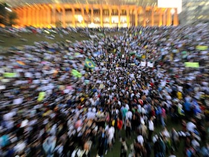 Manifestantes durante protesto em Bras&iacute;lia, em junho de 2013.