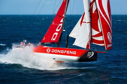 El Dongfeng durante una navegación entre las islas de Glénan y Groix, en la Bretaña francesa, en marzo de 2017.