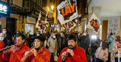 El candidato a la presidencia de la Junta de Castilla y León por ¡Soria ya!, Ángel Ceña, y el diputado de Teruel Existe, Tomás Guitarte, en un acto político.