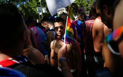 Participantes na marcha World Pride em Madri.