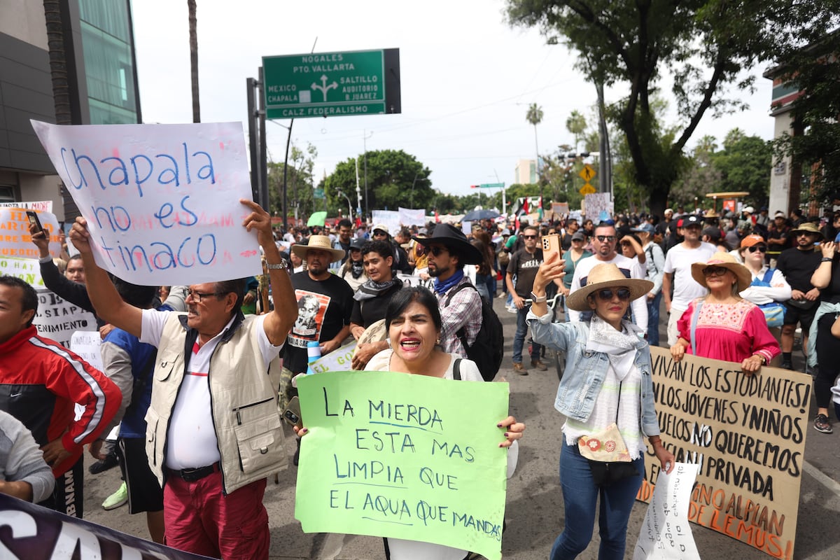 Guadalajara vuelve a salir a las calles para pedir agua limpia y en protesta por la represión