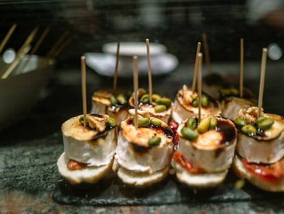 'Pintxos' en un bar de la ciudad de San Sebastián.