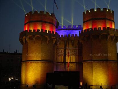 Las Torres de Serranos, iluminadas por el acto de la Crida. 