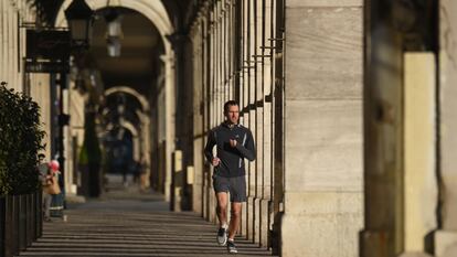 París ha restringido los horarios para realizar deporte fuera de casa durante el confinamiento