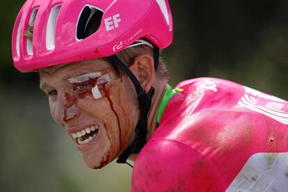 Lawson Craddock de Cannondale en la primera etapa entre Noirmoutier-en-l'Ile y Fontenay-Le-Comte.