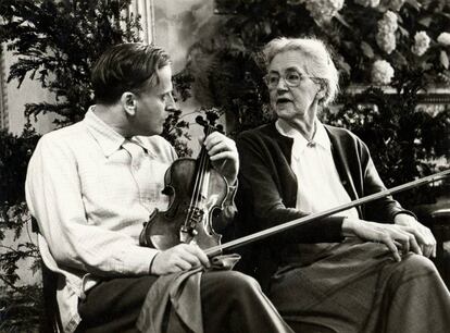 Yehudi Menuhin y Nadia Boulanger en el Festival de Bath en 1960.