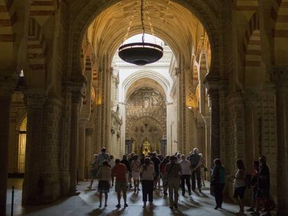 Interior de la Mezquita Catedral de Córdoba, el monumento inmatriculado por la Iglesia más conocido. 
 