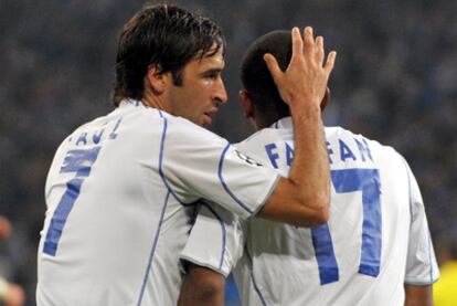 Raúl felicita a Farfan