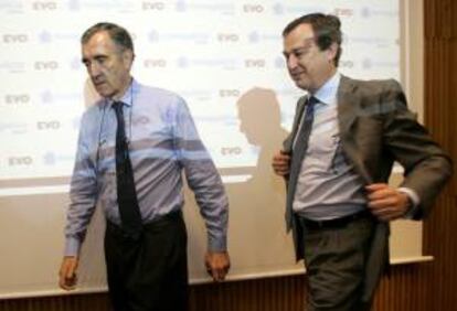 El presidente de Novagalicia Banco, José Maria Castellano (i), y el Consejero delegado, Cesar Bueno. EFE/Archivo