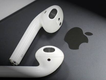 Airpods de Apple.