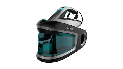 Centro de planchado sobre fondo blanco.