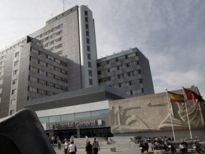Entrada del Hospital de la Paz, en Madrid.