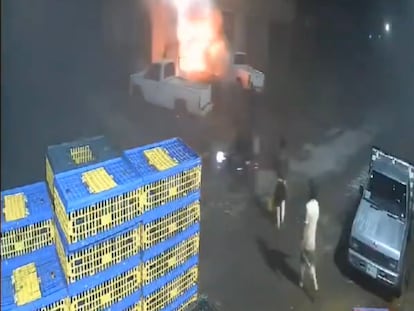 Captura de video del secuestro de cuatro trabajadores en una bodega de pollos, en el Valle de Toluca, Estado de México, el 22 de diciembre del 2023.