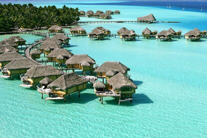 Le Taha'a, en la Polinesia francesa, es un paraíso de cabañas flotantes con precios a partir de 564 euros.
