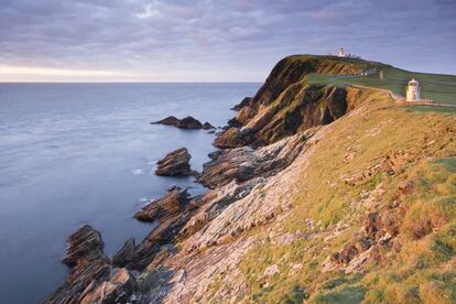 Una de las mejores experiencias de las Shetland es alojarse en faros como el de Sumburgh.