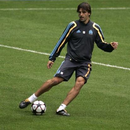 Morientes, entrenándose ayer en el Bernabéu.