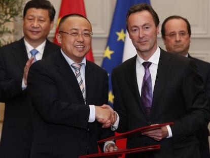 Fabrice Bregier, CEO de Airbus, y Li Hai, presidente de CASC.