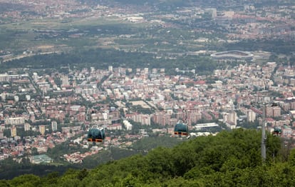 Las vistas de Skopje desde la montaña Vodno, a la que se puede ascender en telecabina.