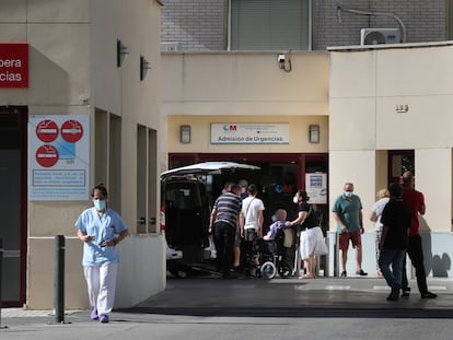 Entrada de Urgencias en el Hospital Gregorio Marañón, en Madrid, este jueves.