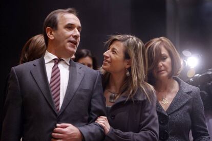 La exministra de Igualdad Bibiana Aído junto a José Antonio Alonso y Carmen Calvo, en noviembre de 2008.