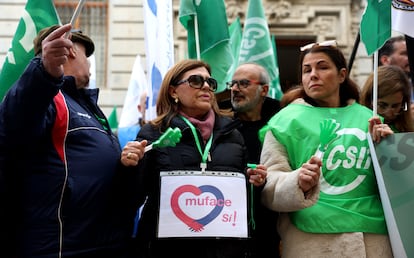 Protesta de mutualistas de Muface frente al ministerio de Hacienda. 