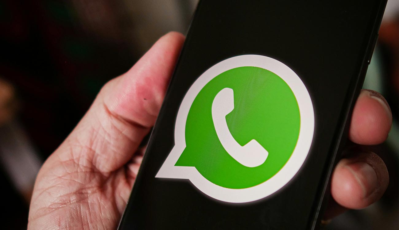 Logo de WhatsApp en un móvil