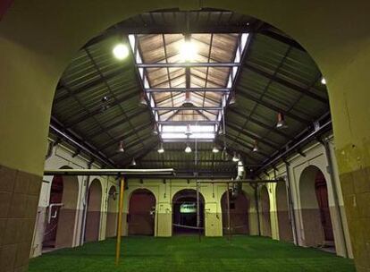 Estructura interior del viejo edificio de Tabacalera de Madrid, que albergará el Centro Nacional de Artes Visuales.