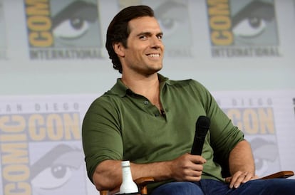 Henry Cavill en la presentación de la serie 'The Witcher' en San Diego el pasado mes de julio. El actor es otro de los afortunados que luce una mandíbula digna de exhibirse.