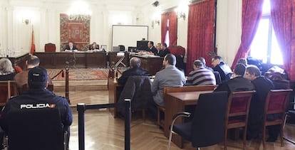 Una sesión del juicio por el asesinato de Larralde, en la Audiencia Provincial de León.