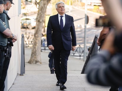 Pedro Rocha, entrando a declarar en los juzgados de Majadahonda como testigo de la operación Brodie, de la que pasó a ser investigado tras ser interrogado por el fiscal de anticorrupción.