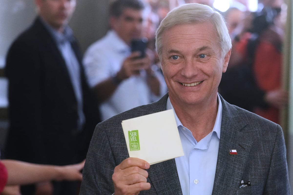 Kast se posiciona como alternativa ante el Gobierno actual.