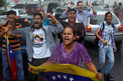 Partidarios de la oposición durante una protesta contra el Tribunal Supremo en Caracas.