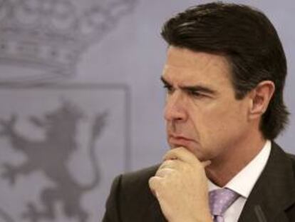 El ministro de Industria, Energía y Turismo, José Manuel Soria, durante una rueda de prensa tras el Consejo de Ministros. EFE/Archivo