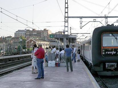 Andenes de una estación de tren de Castilla y León.